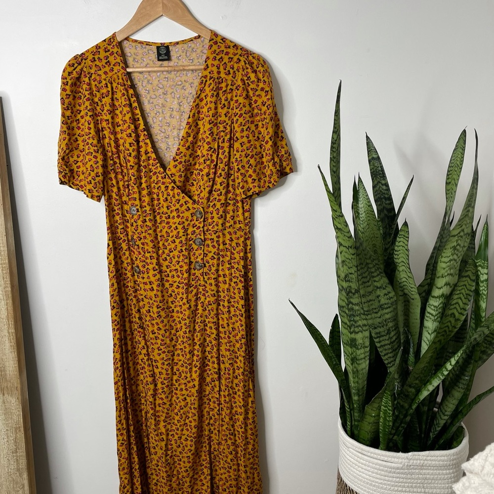 Urban Outfitters V Neck Double Breasted Floral Slit Midi Dress size M - Picture 2 of 9